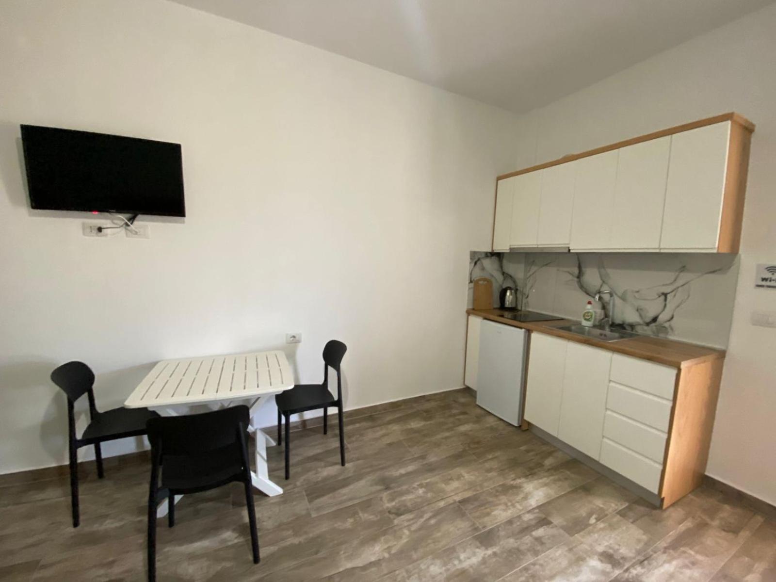 Gray&Oli Studios Вльора Екстер'єр фото